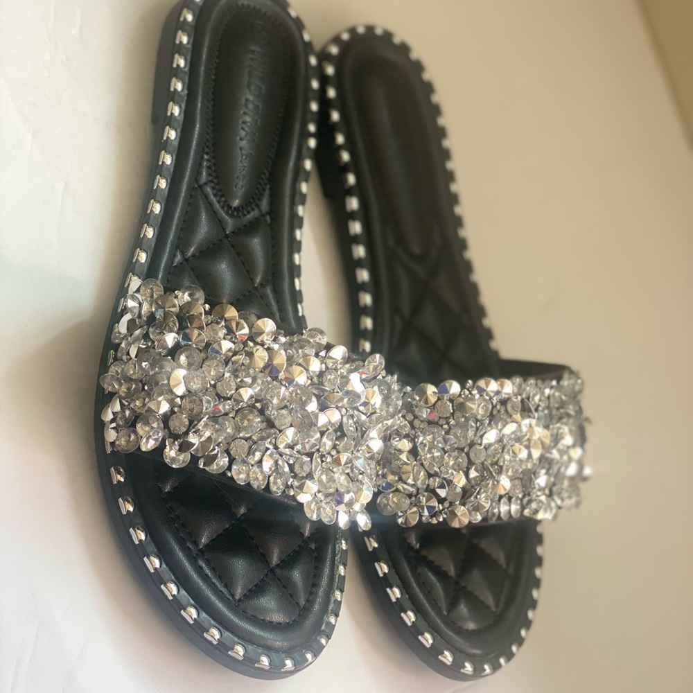 Wild Diva Lounge sandals - Picture 3 of 5